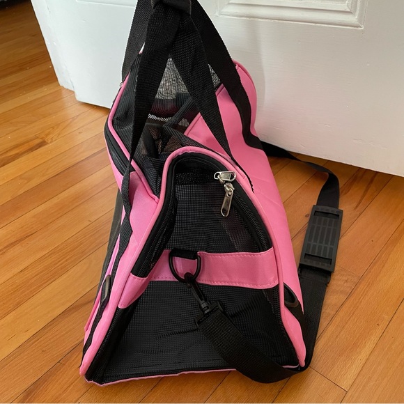 Small Zip Up Pet Carrier Hot Pink With Strap - Picture 4 of 5